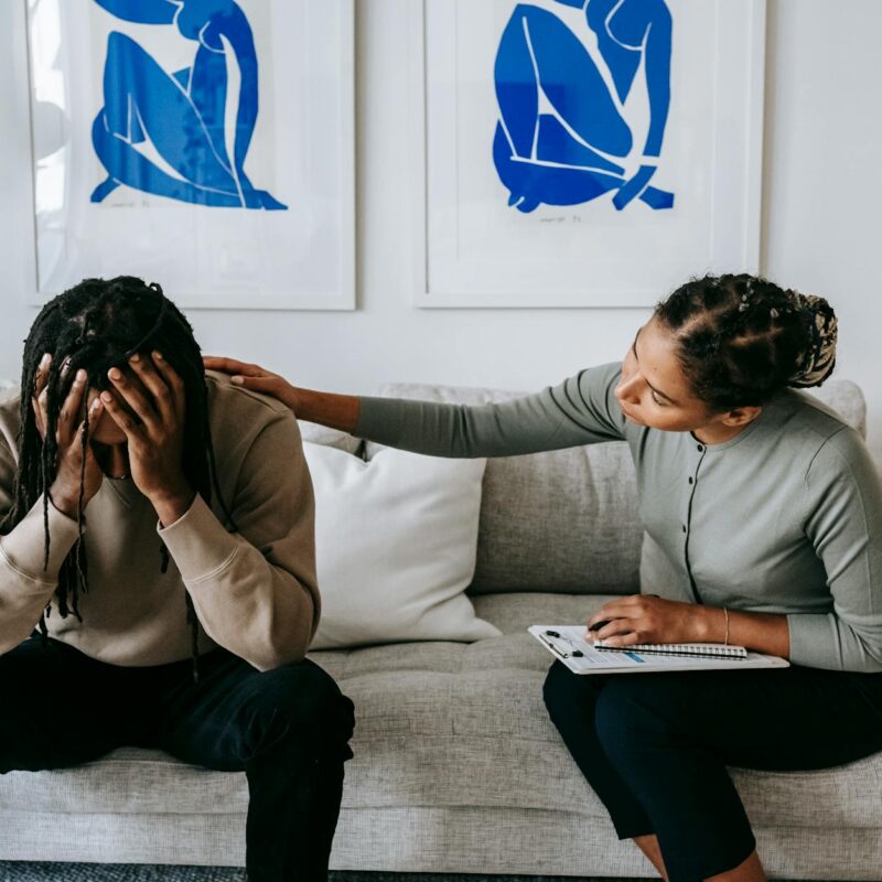 Kaip įmonės komunikacijos krizės metu formuoja visuomenės pasitikėjimą: CSR strategijų pritaikymas Baltijos šalyse